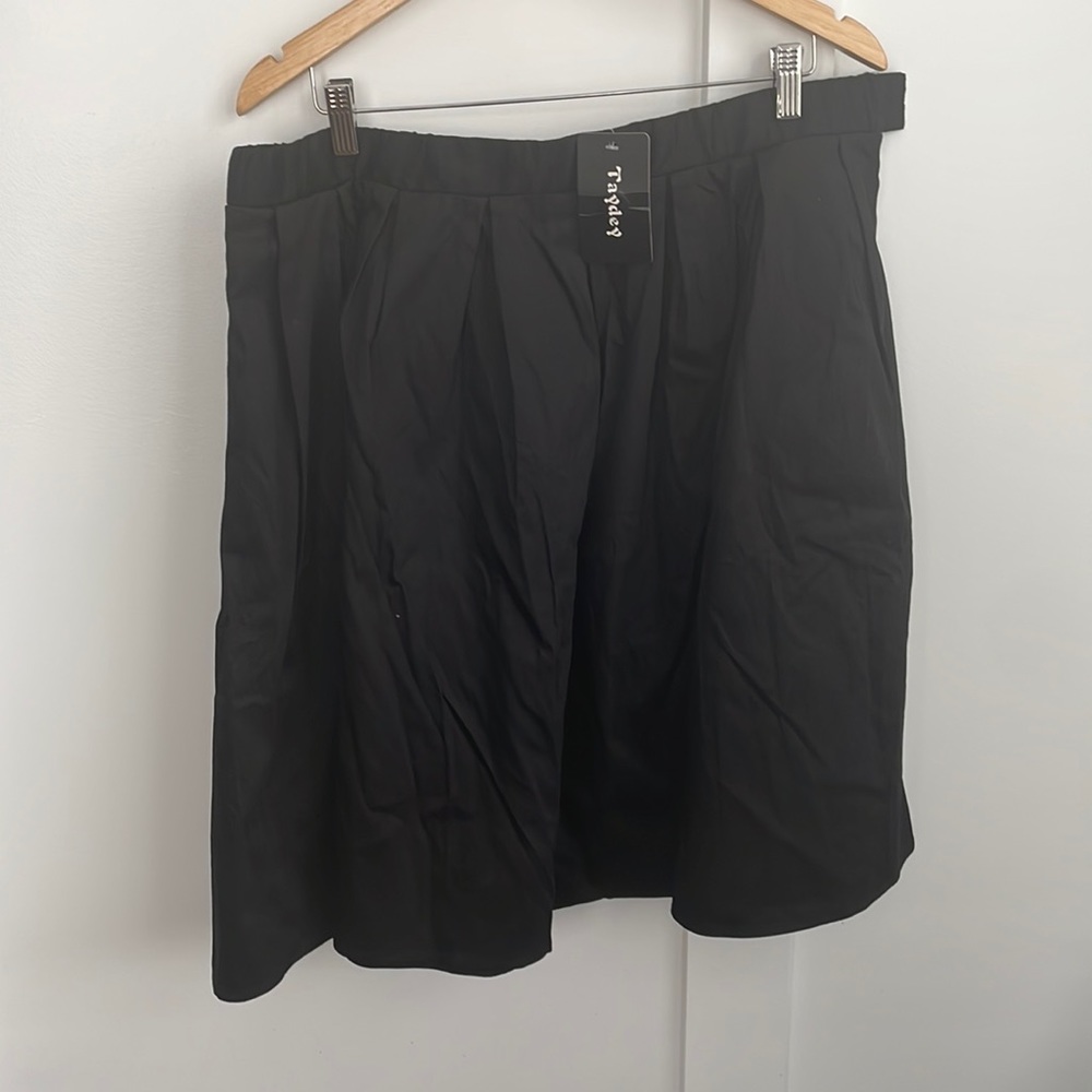 NWT full black skirt 2x